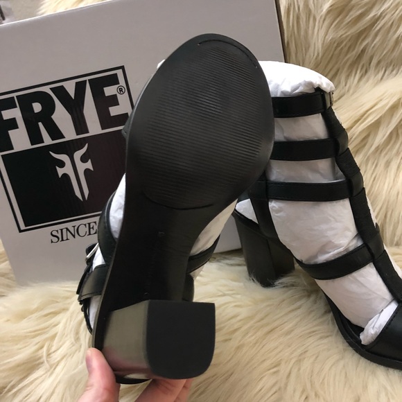 {SUZIE} FRYE boho leather strappy Gladiator Sandal - Picture 4 of 8